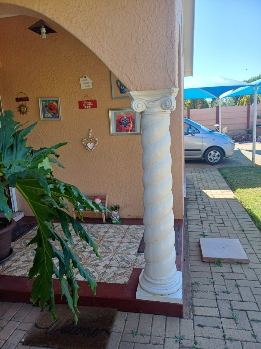 3 Bedroom Property for Sale in La Hoff North West